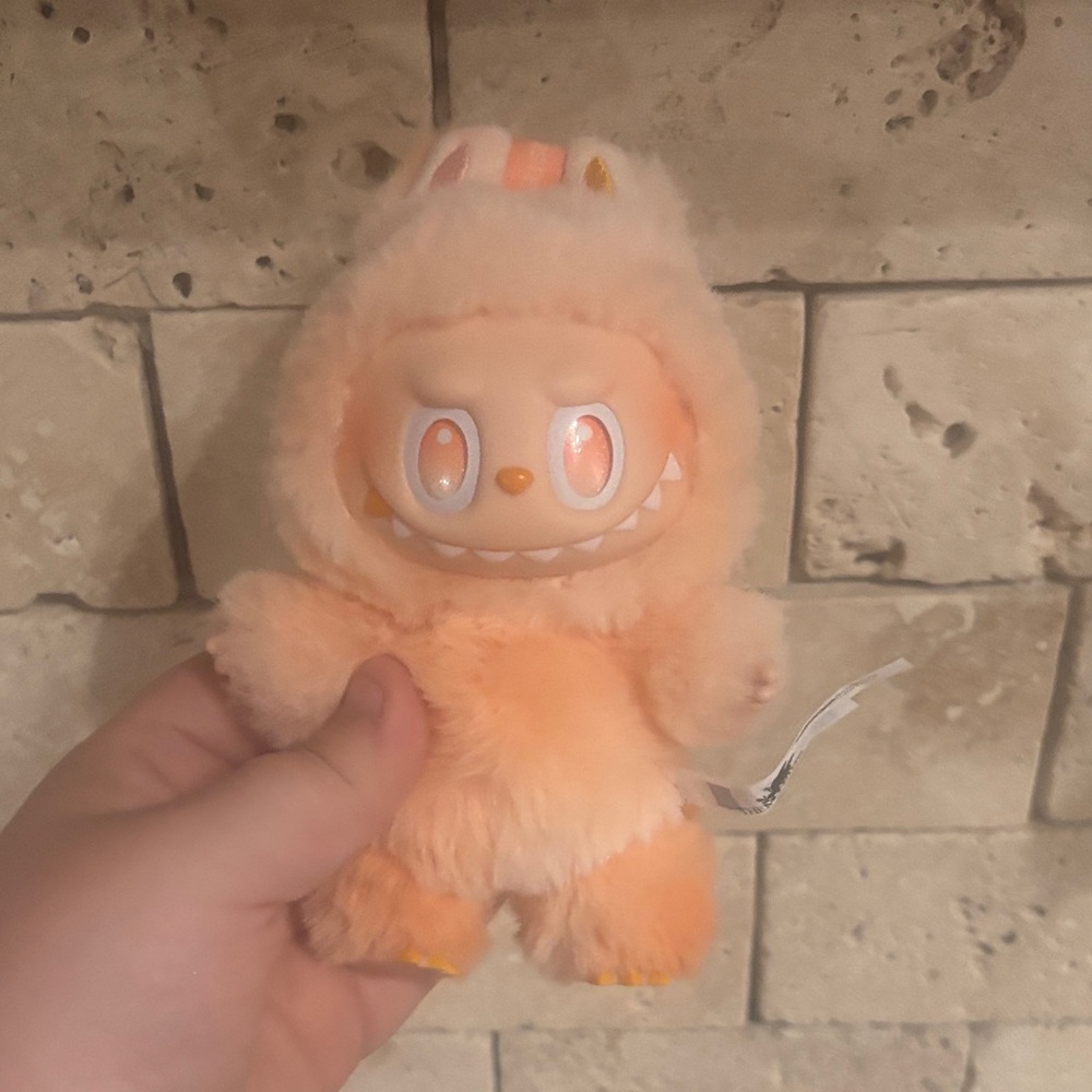 BIG INTO ENERGY LABUBU REAL